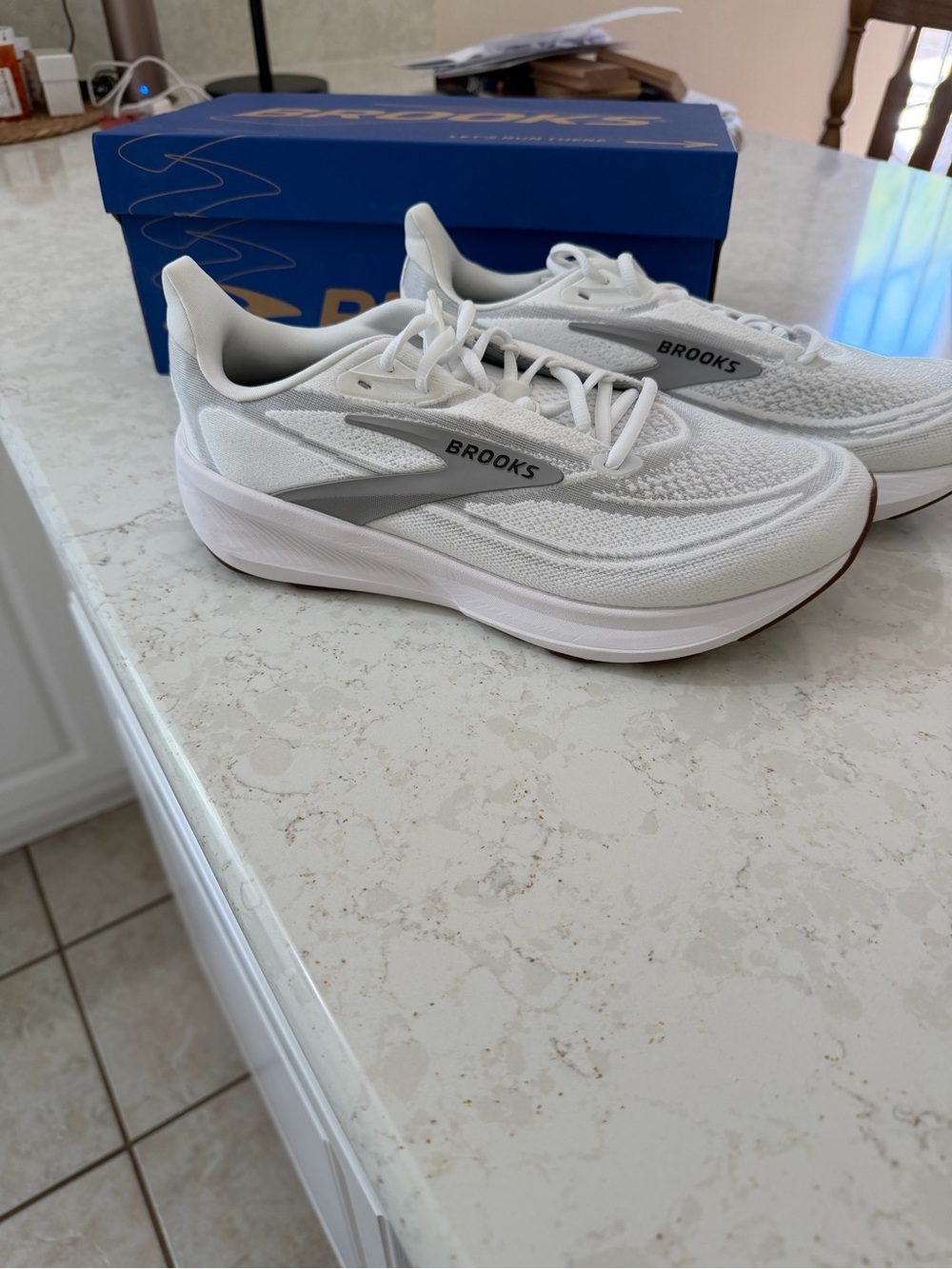 Brooks Revel 9 White and Gray Women Athletic Running Shoes size 11.5 New in Box